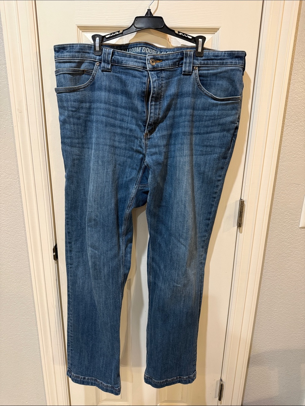 Duluth Trading Co Men's Medium Blue Straight Jeans